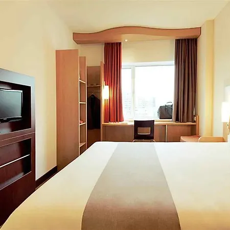 Ibis Budget Paris Porte D'italie Est Le Kremlin-Bicêtre